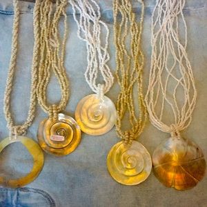 🆑🫧 CLEARANCE!🏷️ Set of 5 New Beads & Shells Necklaced’s for Gifting